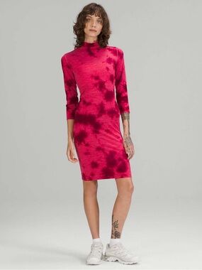 Lululemon lab Wool-Blend Tie Dye Dress
Mimic Tie Dye Pink Dragonfruit Wild Berry